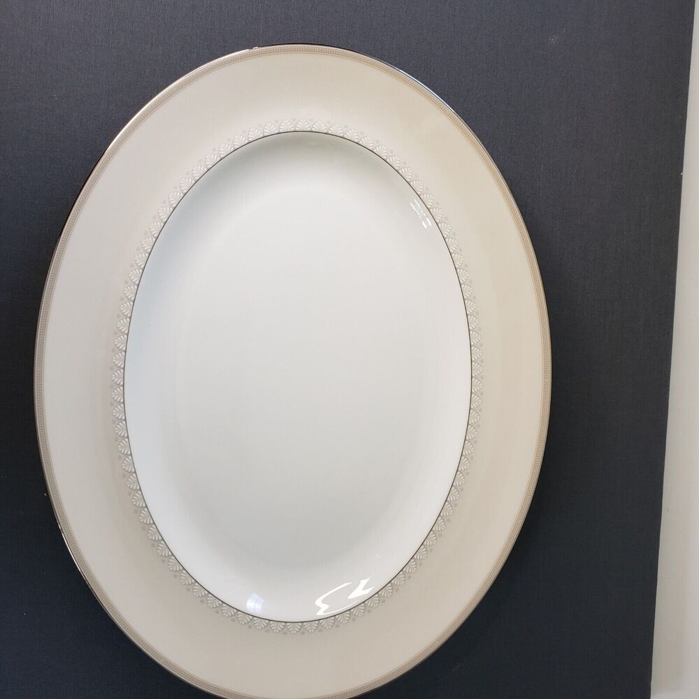 Wedgwood Bone China Knightsbridge 14" Serving Platter Dish Platinum Discontinued